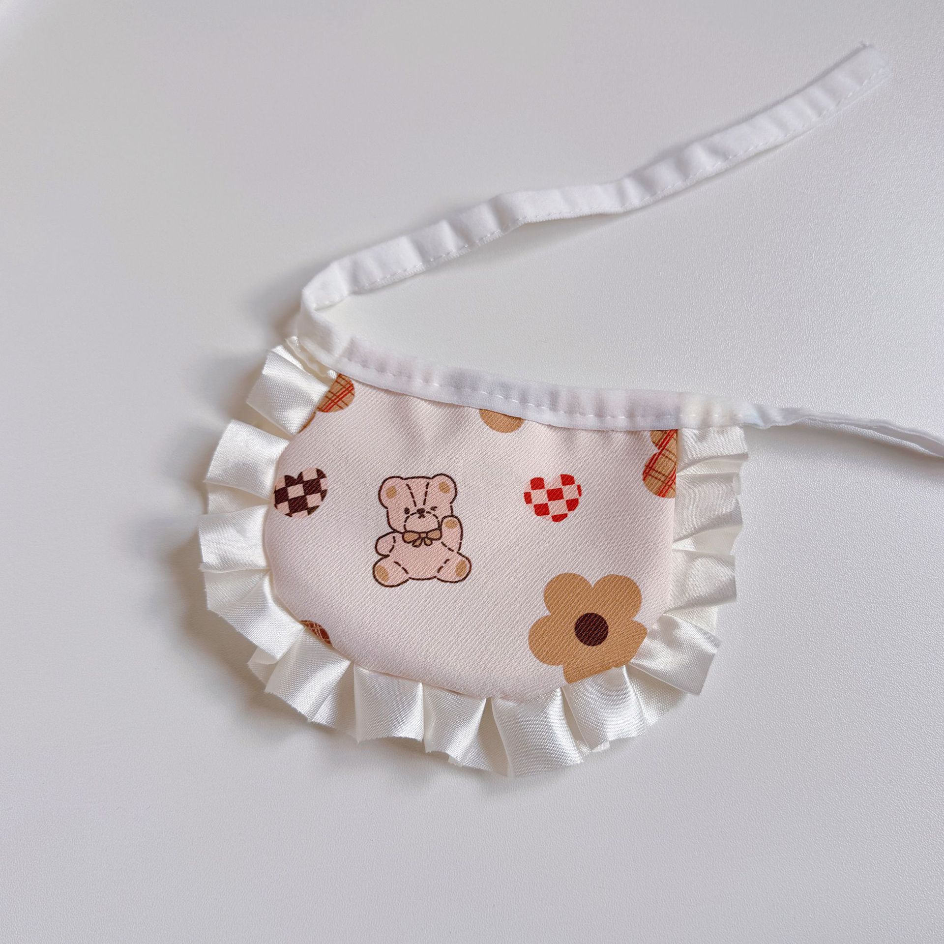 Dog Bowls And Feeders White Edged Curry Bear Main 923708499991